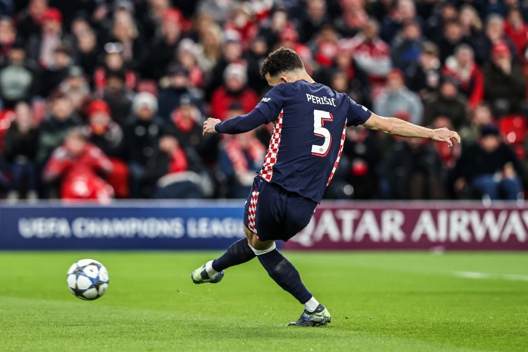 乐鱼APP-罗马诺：即便从欧冠出局，埃因霍温也不想放佩里西奇加盟国米